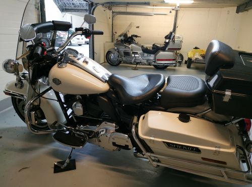 Harley Davidson FLHTC 2011 Used