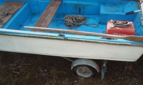 Bateau 3,8 M  + Moteur + Remorque